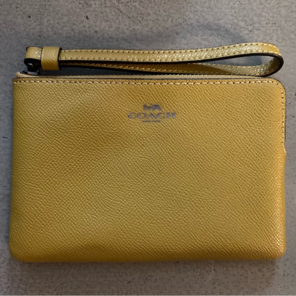Coach Corner Zip Leather Wristlet
